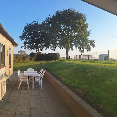 Farm With Space And Views Ferienhaus Oijen